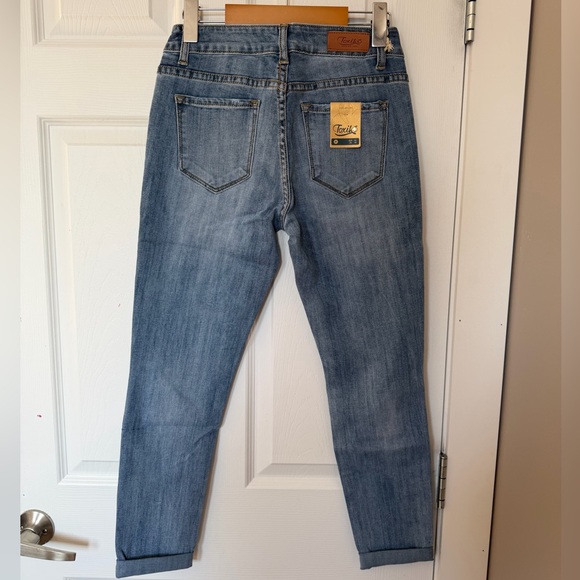 NWT Toxik3 Women’s Jeans with Studded Accents - Picture 5 of 6